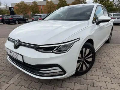 Gebraucht VW Golf VIII Move 150 PS (110 kW) 2023 Weiß Limousine
