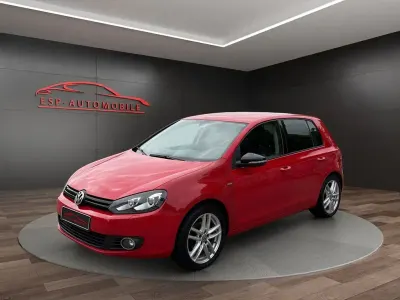 Gebraucht VW Golf VII 105 PS (77 kW) 2012 Rot Limousine