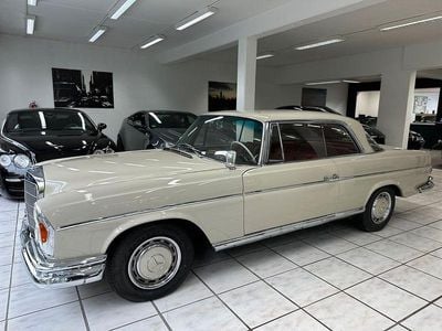 Gebraucht Mercedes 220 120 PS (88 kW) 1962 Beige Limousine