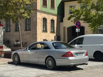 Gebraucht Mercedes CL500 306 PS (225 kW) 2002 Silber Coupé