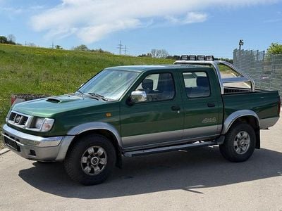 Usata Nissan Navara 103 CV (75 kW) 2001 Verde Pick-up