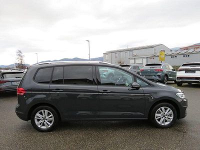 Gebraucht VW Touran Comfortline 150 PS (110 kW) 2024 Grau Van / Kleinbus