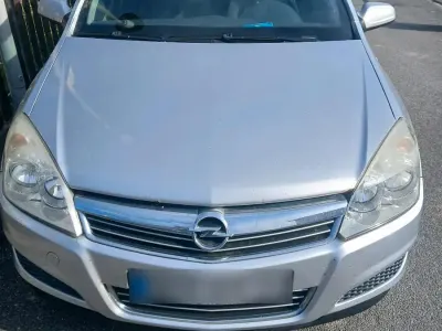 Gebraucht Opel Astra 2008 Silber Kombi