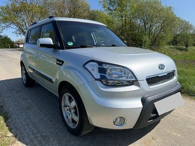 Usado Kia Soul 128 HP (94 kW) 2010 Cinzento SUV