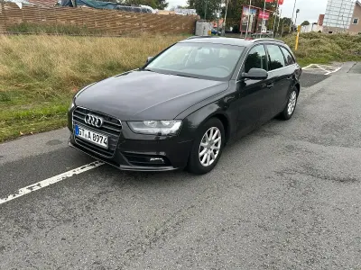 Gebraucht Audi A4 131 PS (96 kW) 2012 Schwarz Kombi
