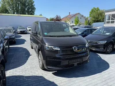 Gebraucht VW Multivan 136 PS (100 kW) 2023 Deep black Van / Kleinbus