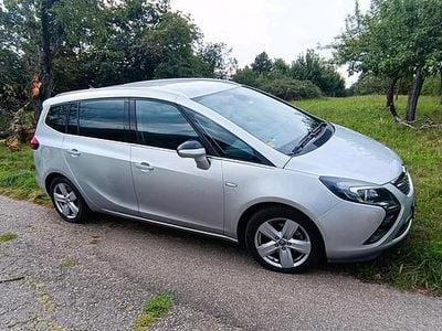 Silber Gebraucht 2015 Opel Zafira Tourer Van / Kleinbus | 6.500 € (Fairer Preis)