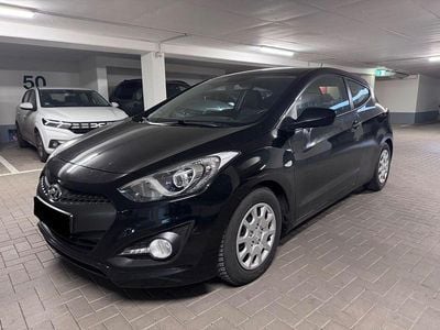 Schwarz Gebraucht 2014 Hyundai i30 Classic Coupé | 6.999 € (Etwas zu teuer)