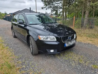 Gebraucht Volvo V50 Kinetic 114 PS (83 kW) 2011 Schwarz Kombi