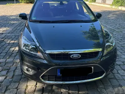 Gebraucht Ford Focus 101 PS (74 kW) 2009 Grau Limousine