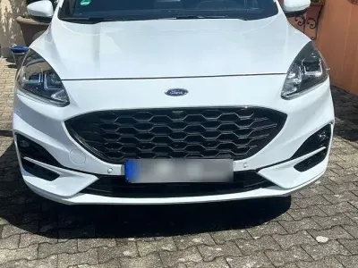 Gebraucht Ford Kuga ST-Line 150 PS (110 kW) 2022 Weiß SUV