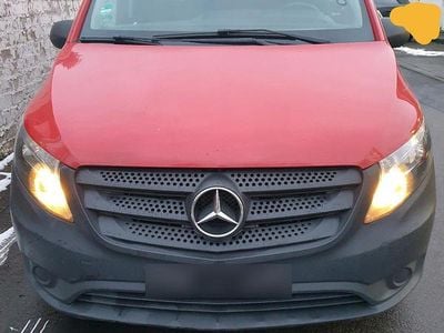Gebraucht Mercedes Vito 95 PS (69 kW) 2018 Rot Van