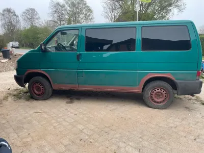 Gebraucht VW T4 103 PS (75 kW) 2001 Grün Van