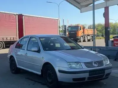 Brugt VW Bora Trendline 116 HK (85 kW) 1999 Grå Sedan