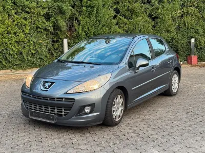 Gebraucht Peugeot 207 Filou 95 PS (69 kW) 2011 Grau Limousine