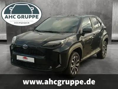 Neu Toyota Yaris Cross 131 PS (96 kW) 2026 Grau SUV