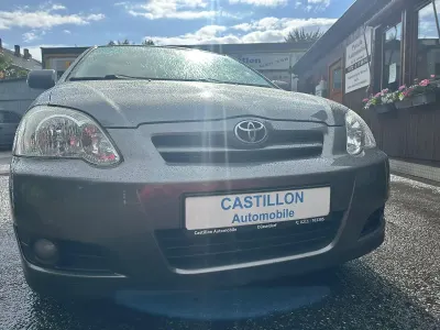 Używany Toyota Corolla Sol 110 KM (80 kW) 2005 Szary Hatchback