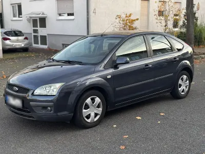 Gebraucht Ford Focus 100 PS (73 kW) 2006 Grau Kleinwagen