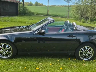 Second-hand Mercedes SLK200 136 CP (100 kW) 1998 Negru Cabrio
