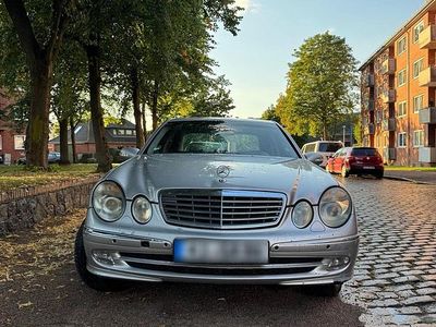 Gebraucht Mercedes E220 220 PS (161 kW) 2003 Kleinwagen