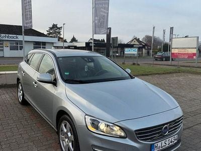 Gebraucht Volvo V60 Momentum 215 PS (158 kW) 2014 Grau Kombi