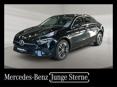 Gebraucht Mercedes A250 Progressive 163 PS (119 kW) 2023 Metalliclack kosmosschwarz Limousine