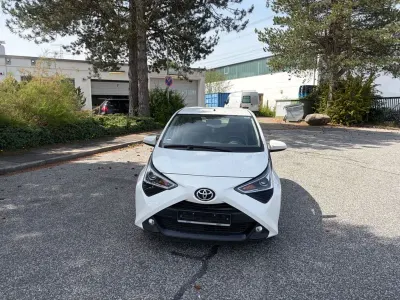 Gebraucht Toyota Aygo X-play 72 PS (52 kW) 2019 Weiß Kleinwagen
