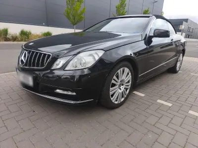 Gebraucht Mercedes E200 184 PS (135 kW) 2011 Schwarz Cabrio