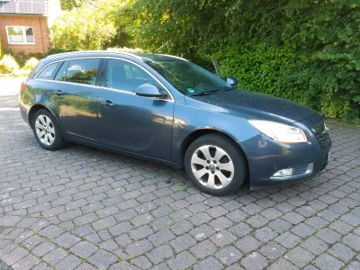 Gebraucht Opel Insignia Edition 140 PS (102 kW) 2009 Blau Kombi