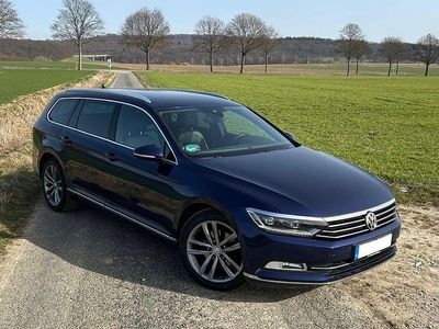 Gebraucht VW Passat Highline 190 PS (139 kW) 2019 Blau Kombi