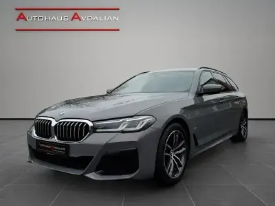 Gebraucht BMW 520 M Sport 190 PS (139 kW) 2022 Grau Limousine