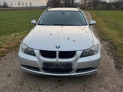 Silber Gebraucht 2006 BMW 320 Kombi | 2.950 €