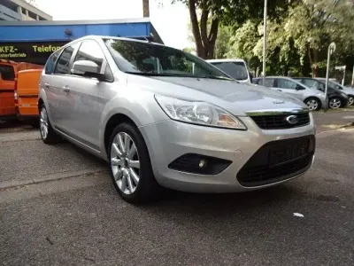 Gebraucht Ford Focus Style 109 PS (80 kW) 2008 Silber Limousine
