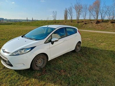 Gebraucht Ford Fiesta 69 PS (50 kW) 2009 Weiß Kleinwagen
