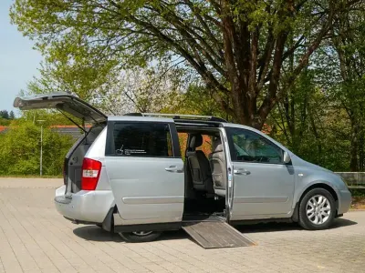 Brugt Kia Carnival 185 HK (136 kW) 2007 Grå MPV