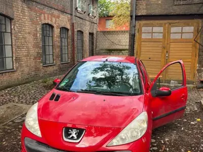 Gebraucht Peugeot 206 60 PS (44 kW) 2009 Rot Limousine