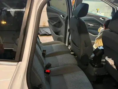 Gebraucht Ford C-MAX 116 PS (85 kW) 2012 Weiß Van / Kleinbus