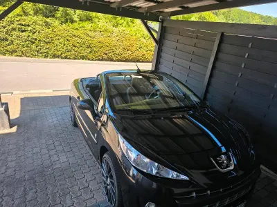 Gebraucht Peugeot 207 CC Roland Garros 120 PS (88 kW) 2010 Schwarz Cabrio
