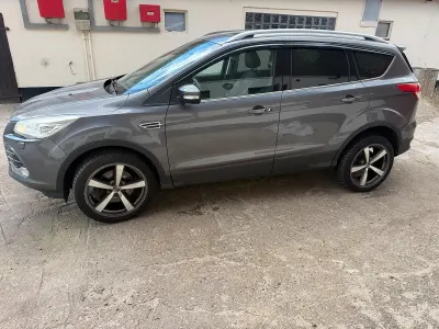 Gebraucht Ford Kuga 163 PS (119 kW) 2014 Grau SUV