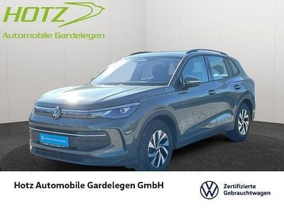 Cipressinogrün metallic Gebraucht 2024 VW Tiguan Life SUV | 35.980 € (Etwas zu teuer)