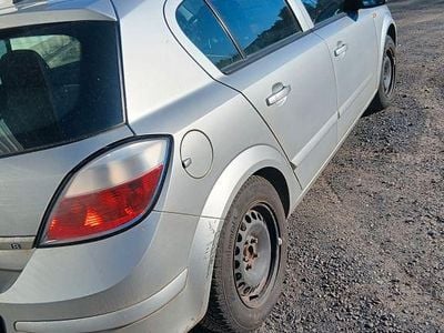 Gebraucht Opel Astra 125 PS (91 kW) 2006 Silber Limousine