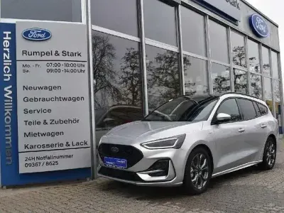 Usata Ford Focus ST-Line 155 CV (114 kW) 2023 Argento Berlina