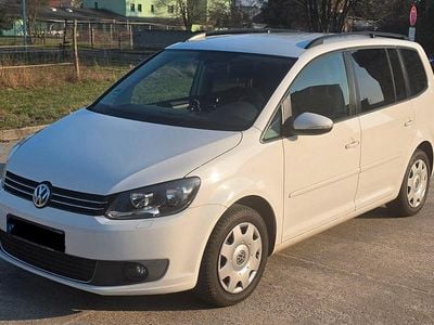Gebraucht VW Touran Comfortline 105 PS (77 kW) 2011 Weiß Van / Kleinbus