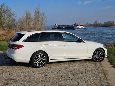 Gebraucht Mercedes C220 Avantgarde 194 PS (142 kW) 2020 Weiß Kombi