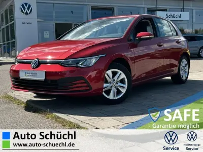 Gebraucht VW Golf VIII Life 131 PS (96 kW) 2023 Rot Limousine