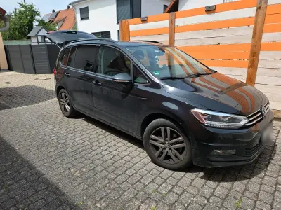 Gebraucht VW Touran 150 PS (110 kW) 2024 Schwarz Van / Kleinbus