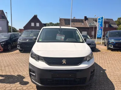 Gebraucht Peugeot Partner 75 PS (55 kW) 2019 Weiß Van / Kleinbus
