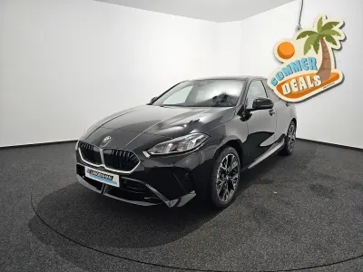 Neu BMW 120 Sport Line 163 PS (119 kW) 2026 Schwarz Kleinwagen