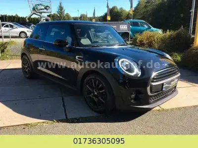 Usata Mini ONE 102 CV (75 kW) 2019 Nero Utilitaria
