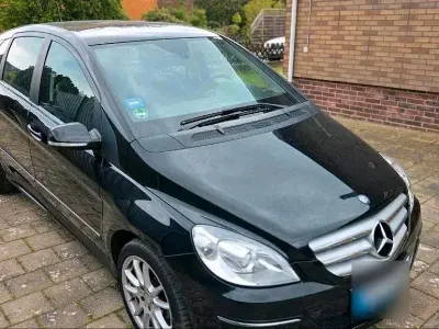 Gebraucht Mercedes B180 116 PS (85 kW) 2010 Schwarz Van / Kleinbus